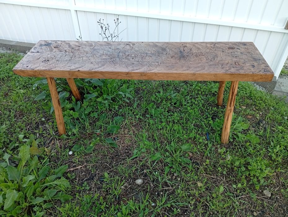 Banco rústico em madeira