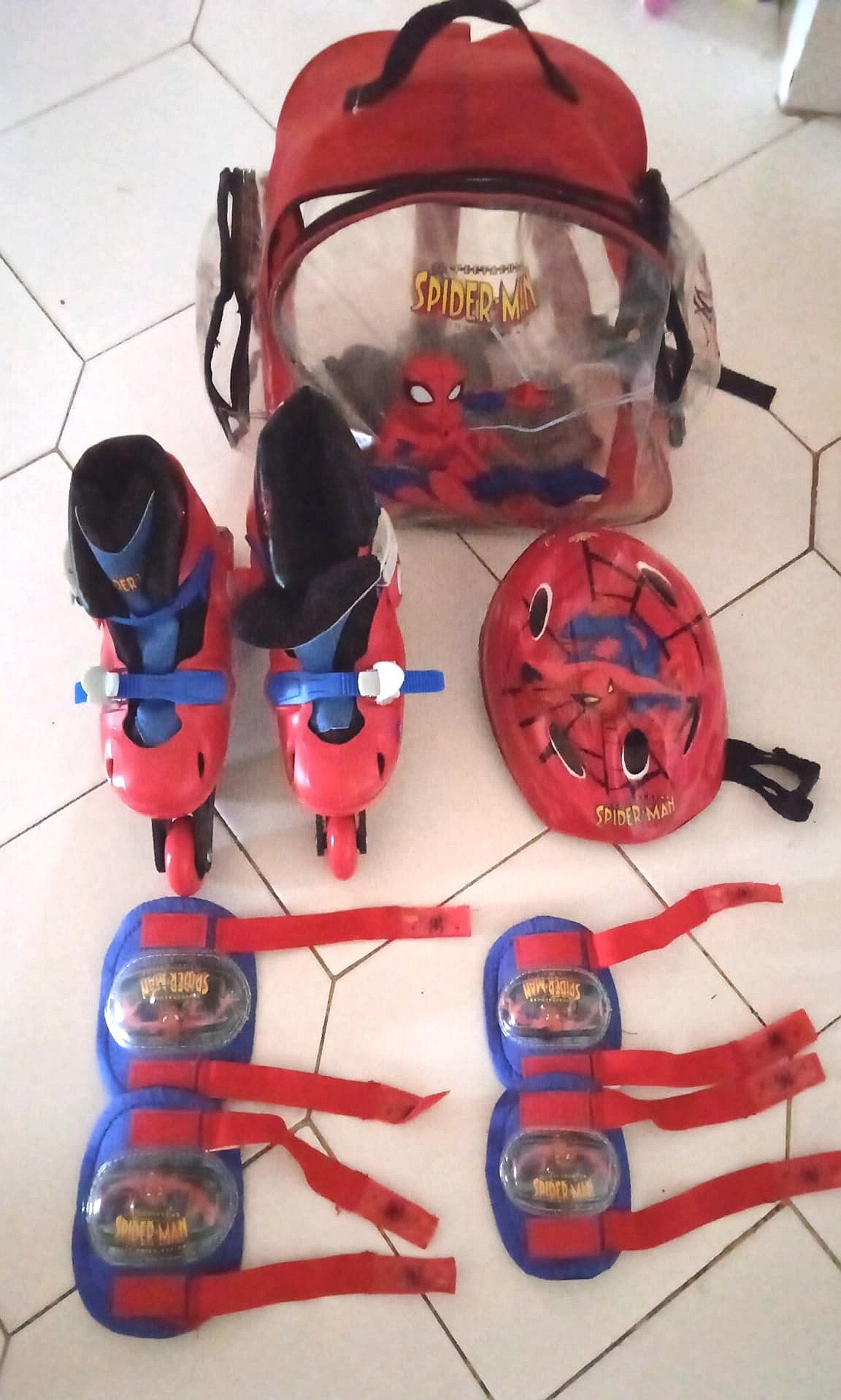 KIT SPIDER MAN_Patins_35 a 38_Capacete_Joelheiras_Cotoveleiras- Novo