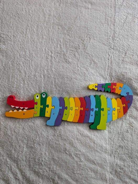 Drewniana układanka puzzle drewniane klocki krokodyl do nauki liter