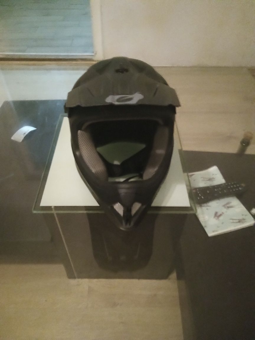 Mam na sprzedaż kask na Crossa rozmiar xs nowy i kamerę gopro