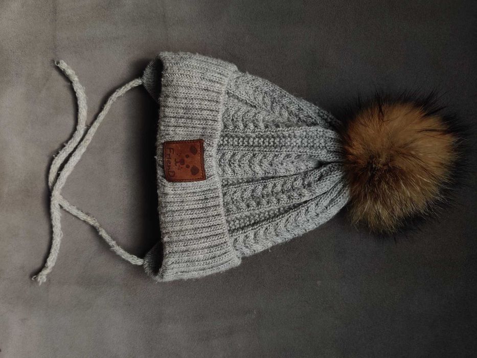 Зимова шапка 2 помпона мех беж рижа коричнева 48-50
Сіра