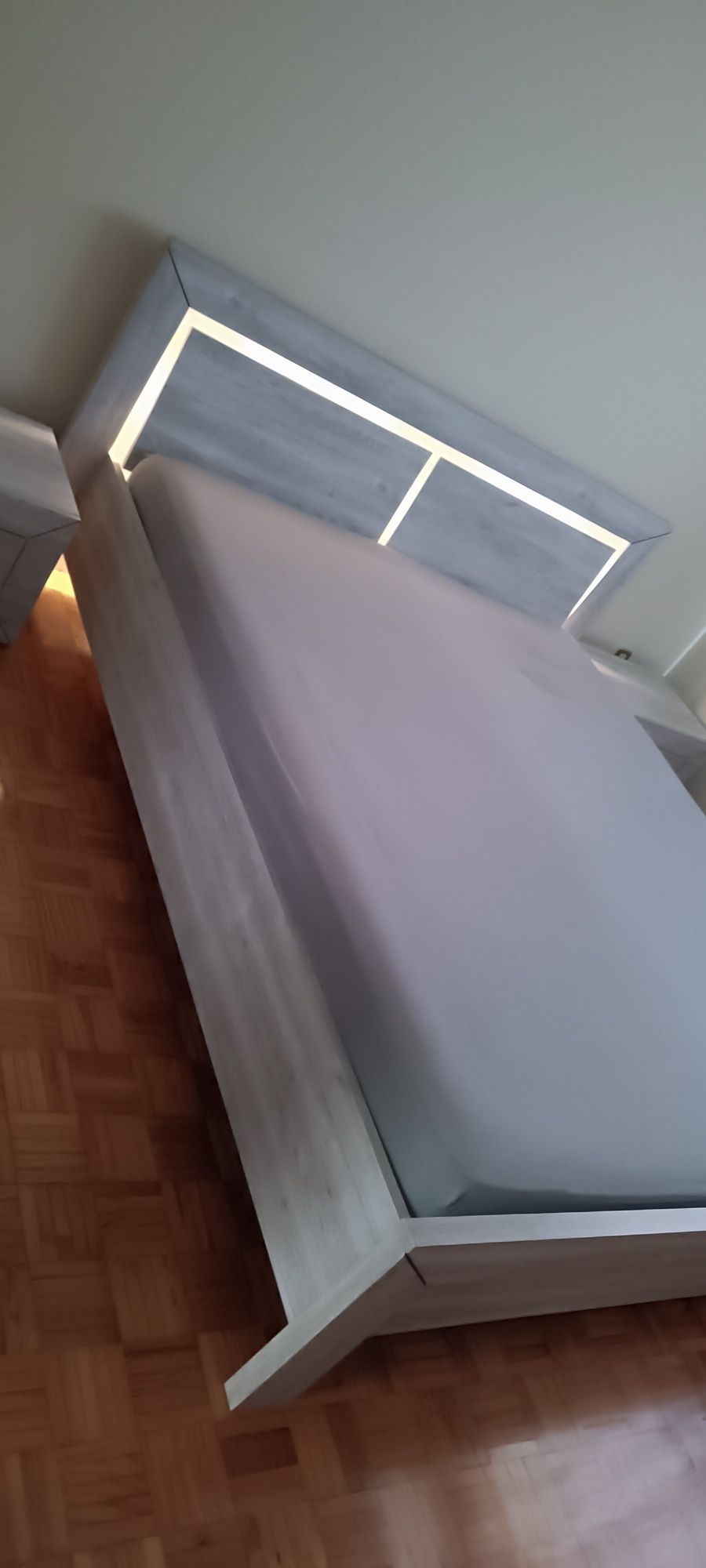 Quarto Completo (Cômoda, 2 criado mudo e cama