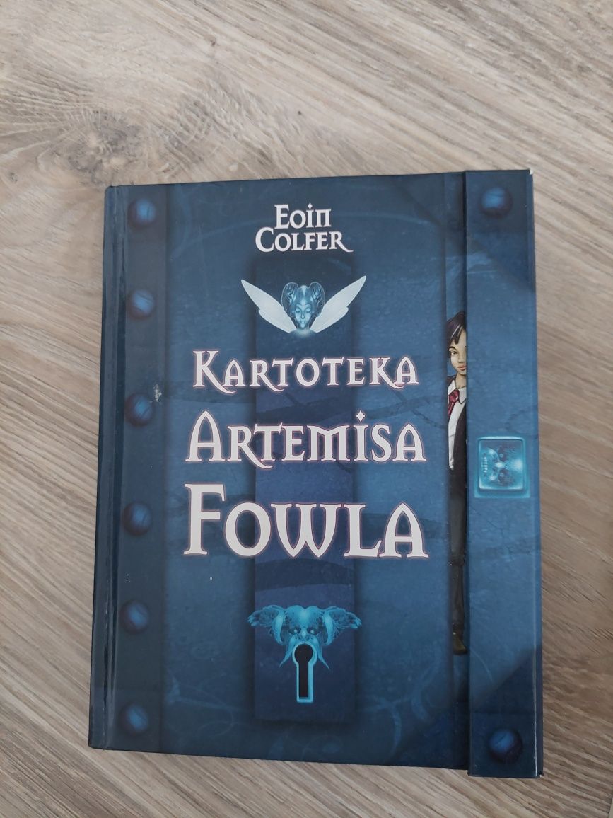 Kartoteka artemisa fowla ksiazka