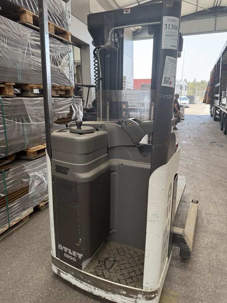 Empilhador retratil 1Ton