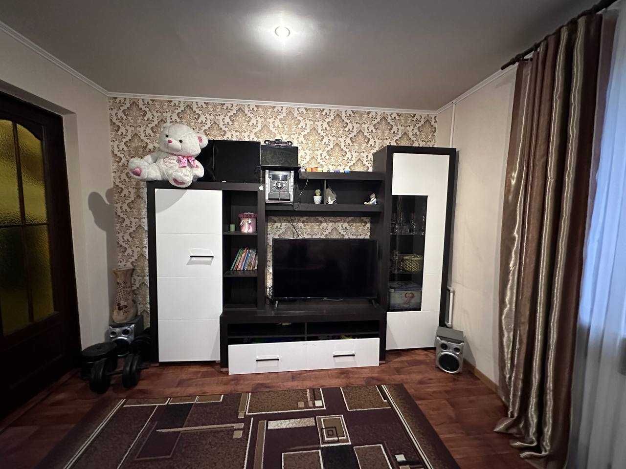 Продам затишну 2к квартиру (51кв.м.) на пр. Металургів