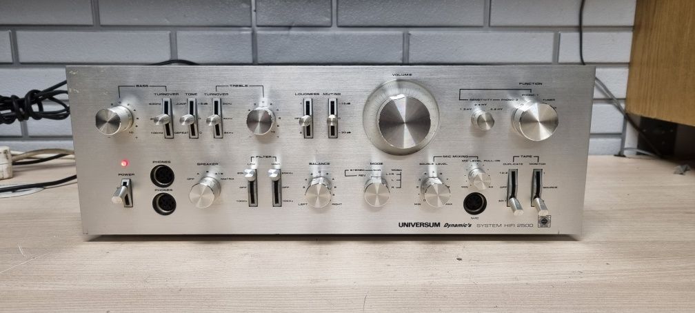 Wzmacniacz Top hi-fi Pioneer UNIVERSUM 2500 V3297. Vintage