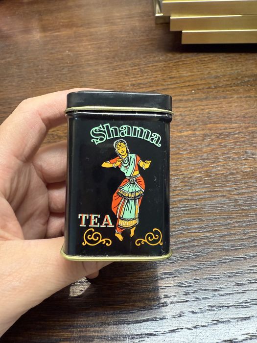 Mini puszka metalowa Shama dekoracja na herbatę lub inne 1977
