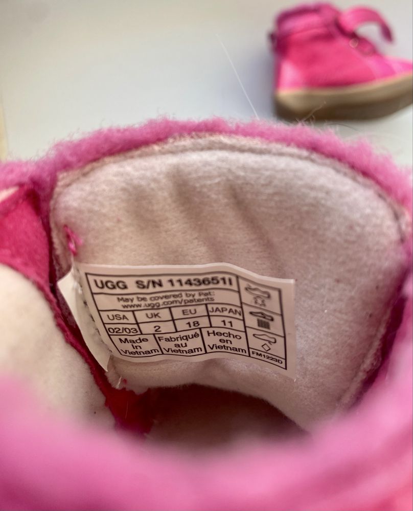 Buty dla dziewczynki UGG Baby RENNON II Roz. EU 18