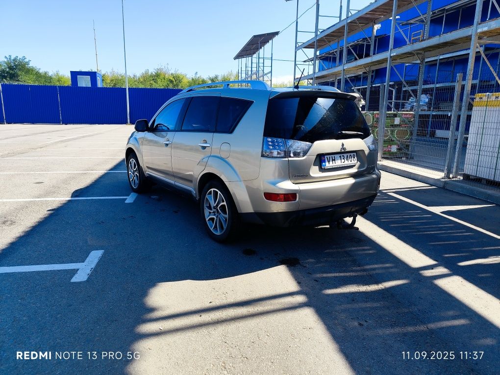 Митсубиси Аутлендр 2.0 TDI 7 мест