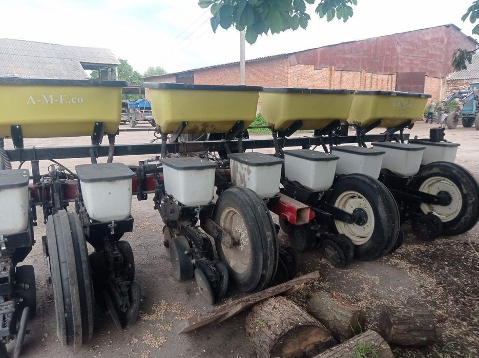 Севалка Kinze 8 рядка