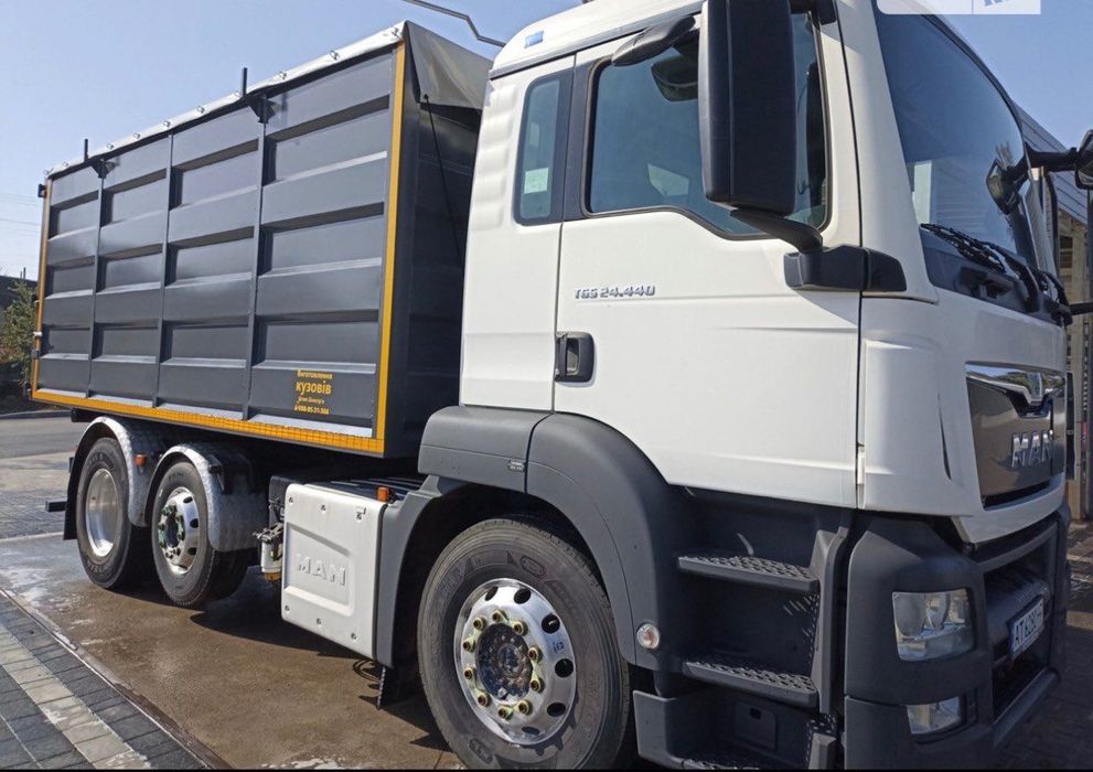 Вантажний автомобіль самоскид MAN TGS 24.440