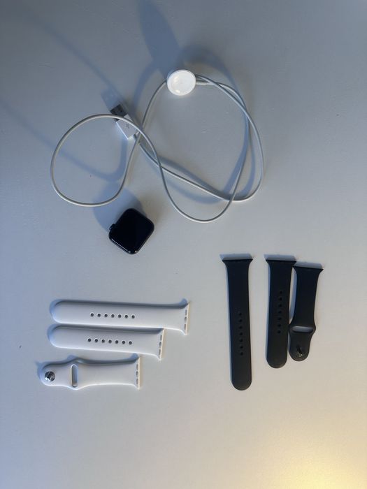 Apple watch ремінці чорний білий