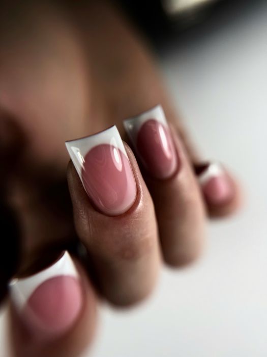 Манікюр та покриття 500 грн