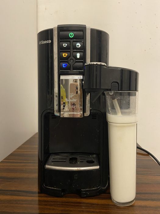 Ekspres na kapsułki Saeco Cafissimo Latte 5T Czarny (HD8603/68)