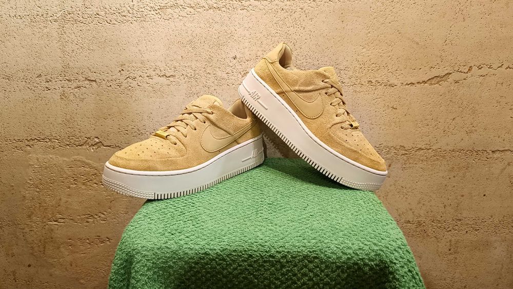 Damskie sneakersy NIKE AIR FORCE 1 SAGE LOW r.40 skóra st.bardzo dobry