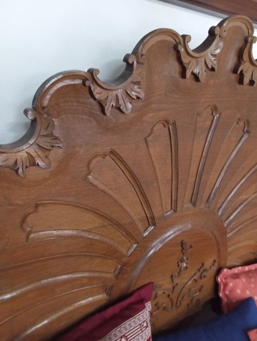 Cama Vintage em Bom Estado