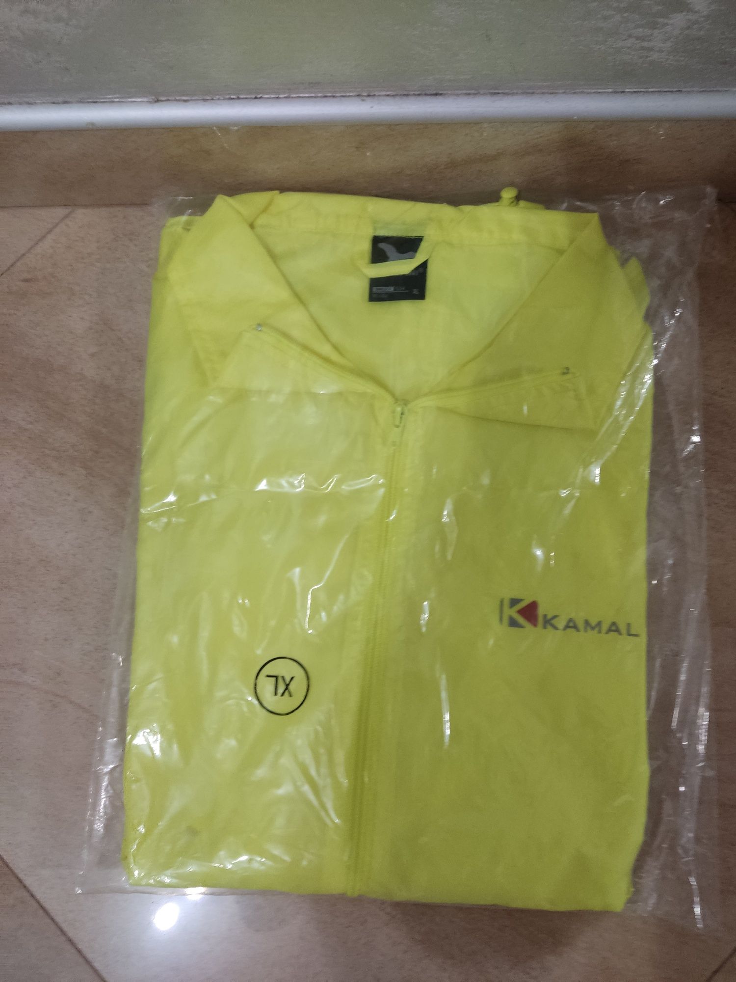 Odblaskowa kurtka przeciwdeszczowa nowa XL