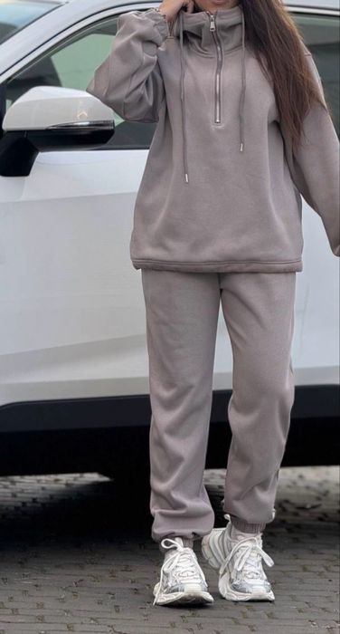 Жіночий спортивний костюм утеплений хутром