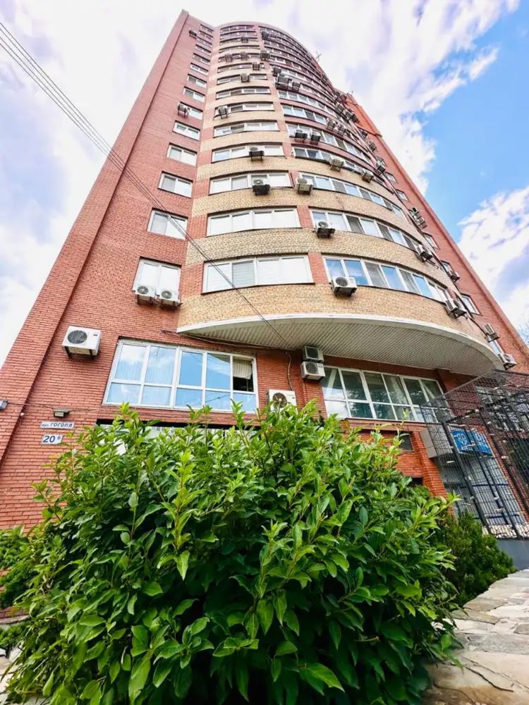 Продам 3-комн.квартиру 153 м.кв. Ремонт.В центре. Созидатель. Гоголя.