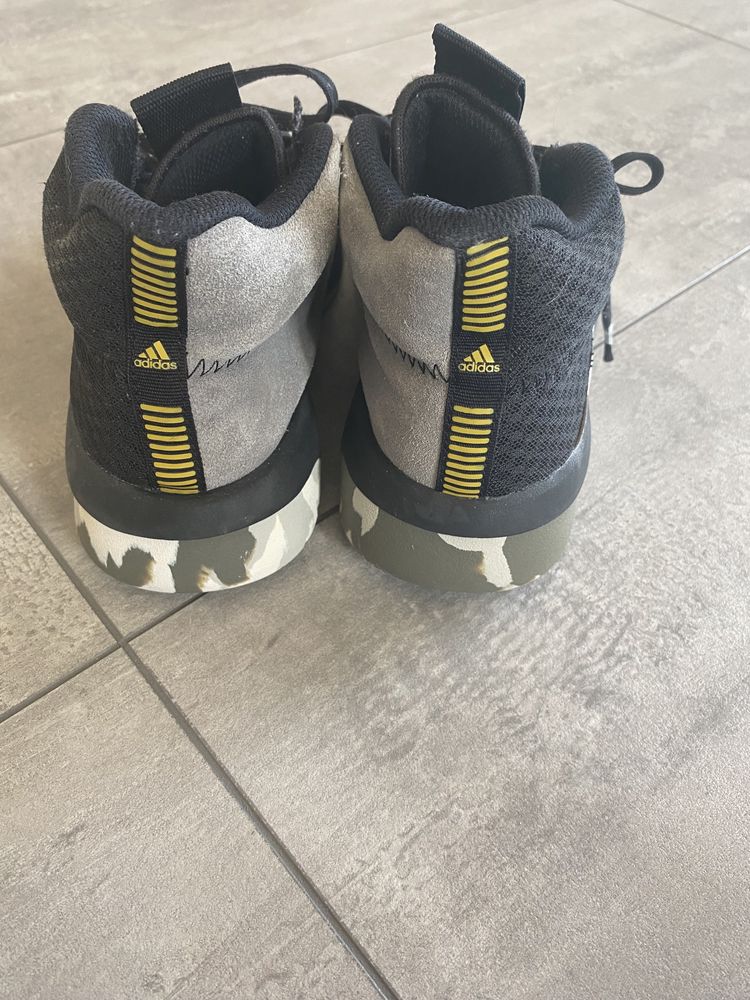 Buty Adidas chłopięce 38 2/3