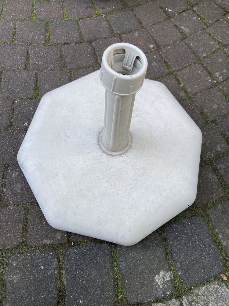 Betonowy stojak na parasol Ikea
