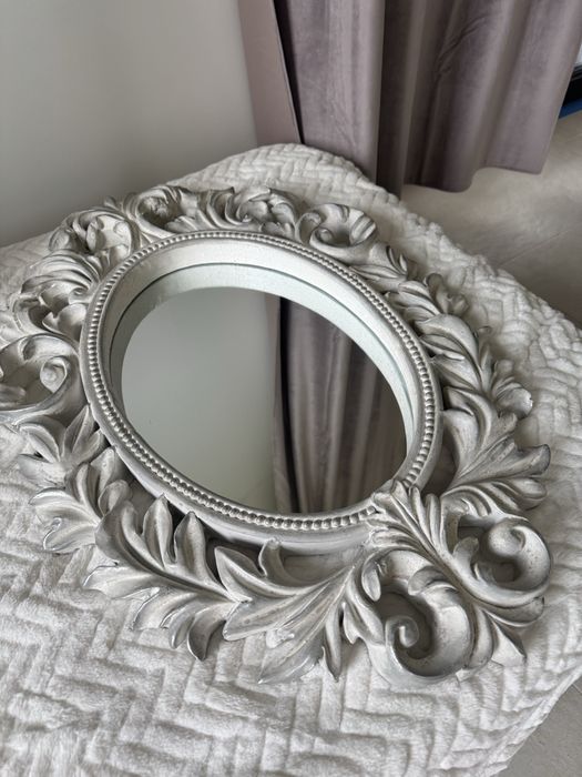 Sprzedam lustro ścienne, piekne w stylu glamur.