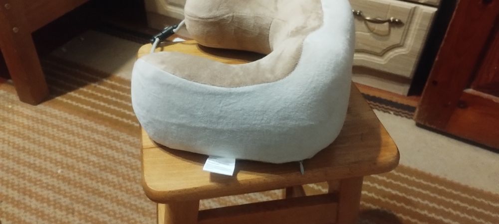 Масажер для шиї новий,6 режимів масажу ціна 300 грн