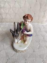 Porcelana stara figurka ,,Neapol,, .