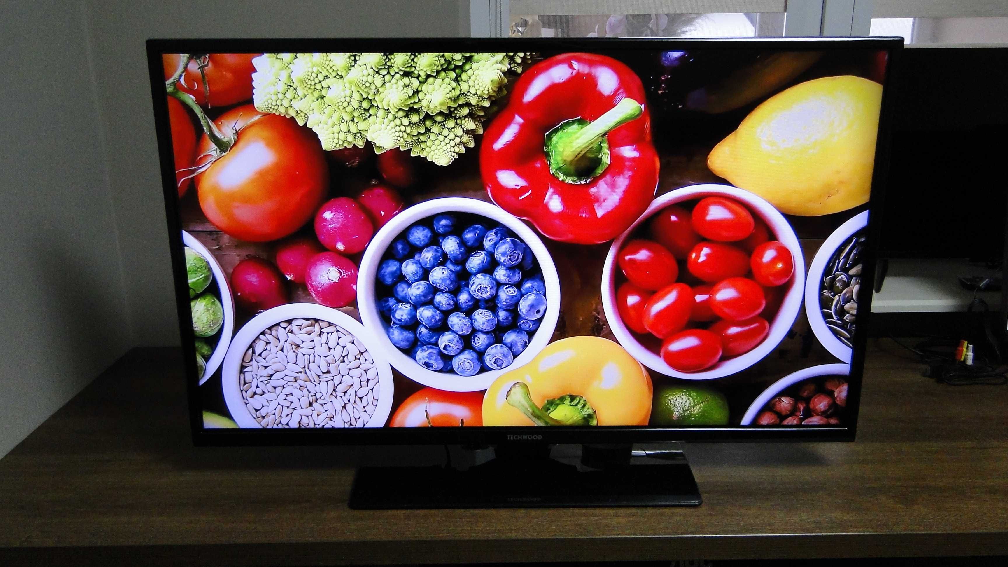 Телевізор Techwood 40'' F40T52C Smart TV WiFi T2 Full HD 600Hz