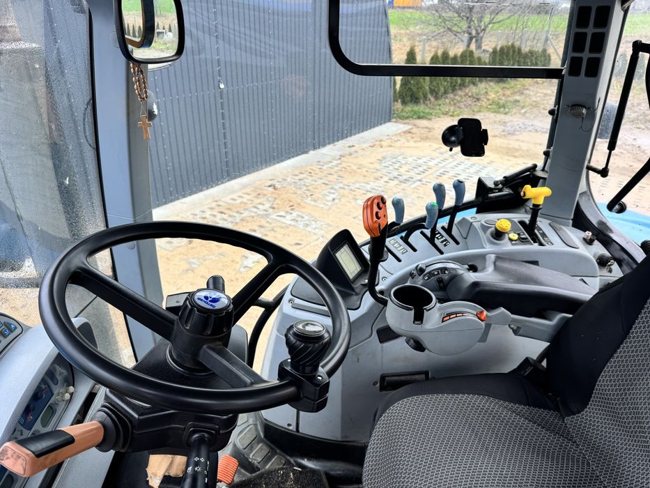 New holland t7040