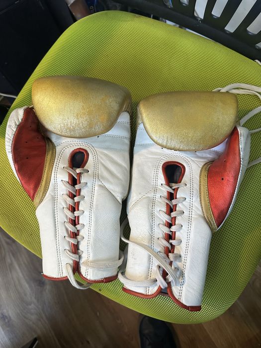 Боксерские перчатки кожа 10 унций