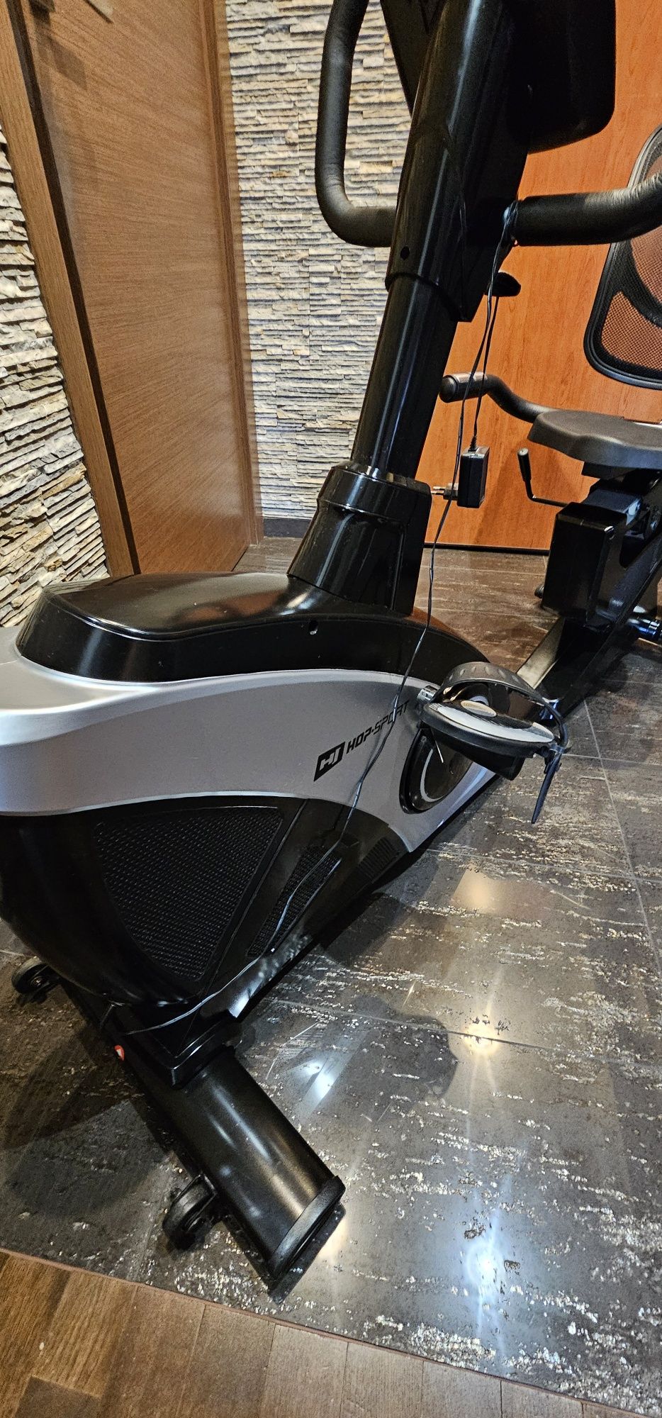 Rower leżący elektryczno-magnetyczny HS-070L Helix srebrny
Reviews
5 o