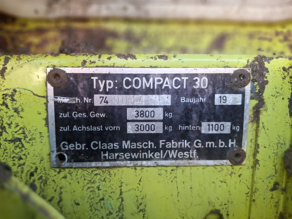 Kombajn zbożowy Claas compact 30