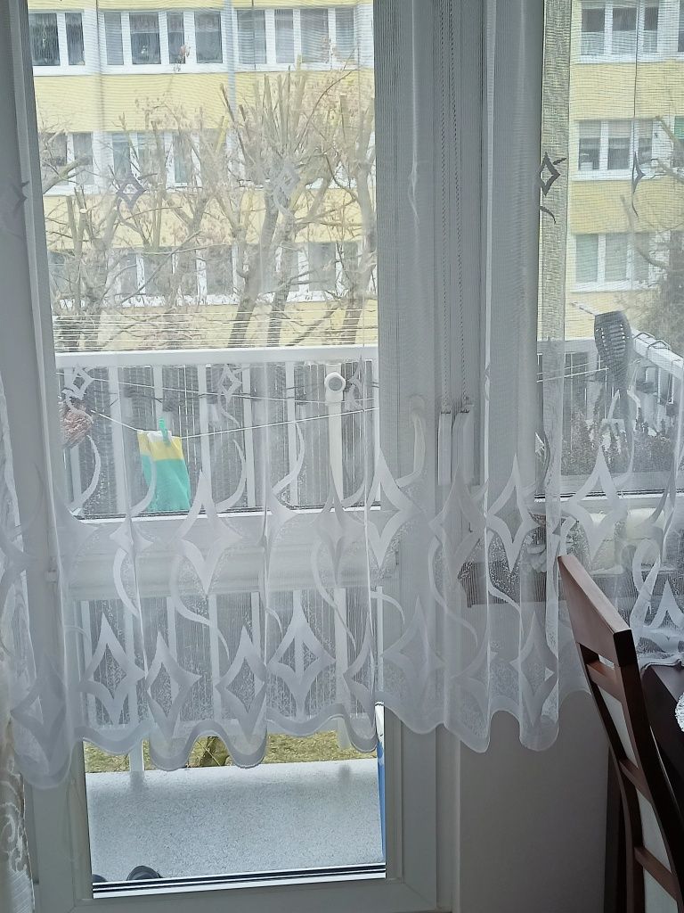 Tanio !!! Piękna duża 400 cm firanka uszyta na taśmie. Bez prasowania!