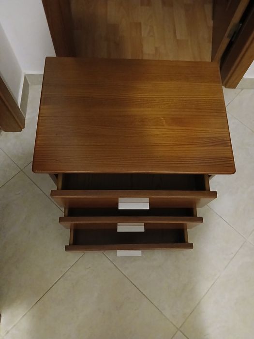 Mobiliário , mesa de cabeceira ou camiseiro