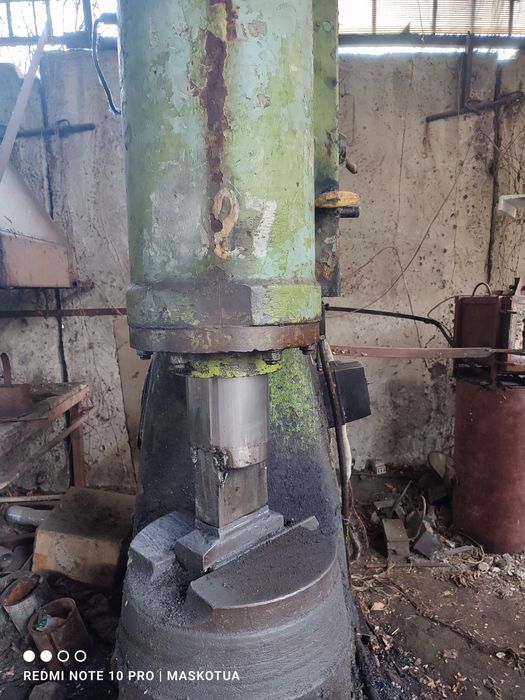 Продам електричний пресс молот. Ціна договірна