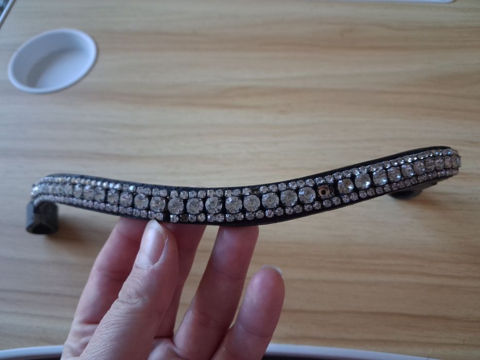 Naczółek z kryształkami r. Cob