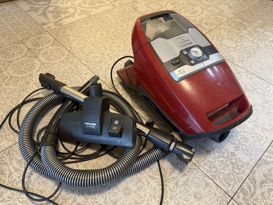 Пилосос без мішка Miele Blizzard CX1 Red