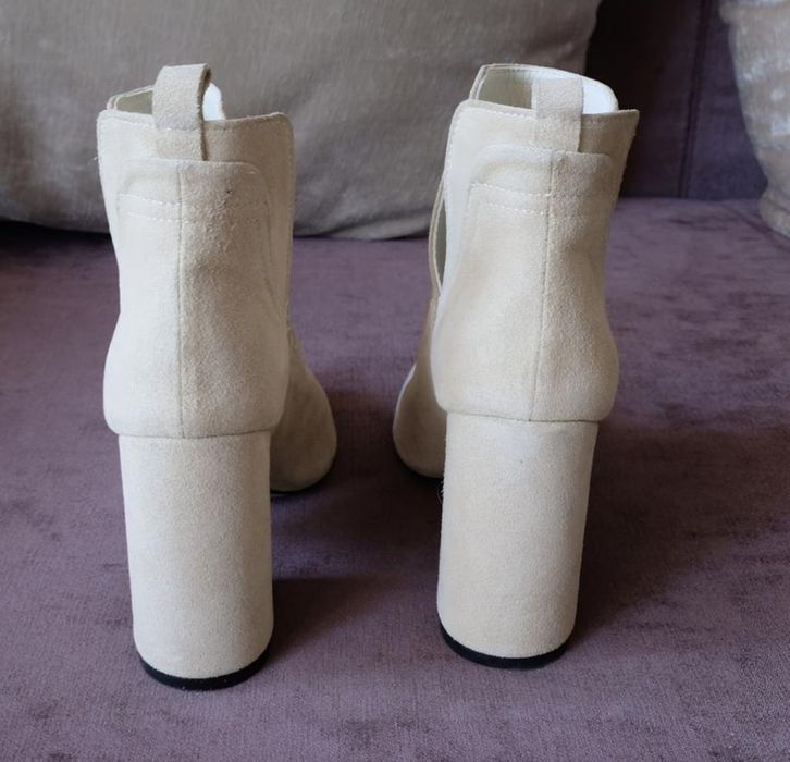 стильні ботильйони з натуральної замші
