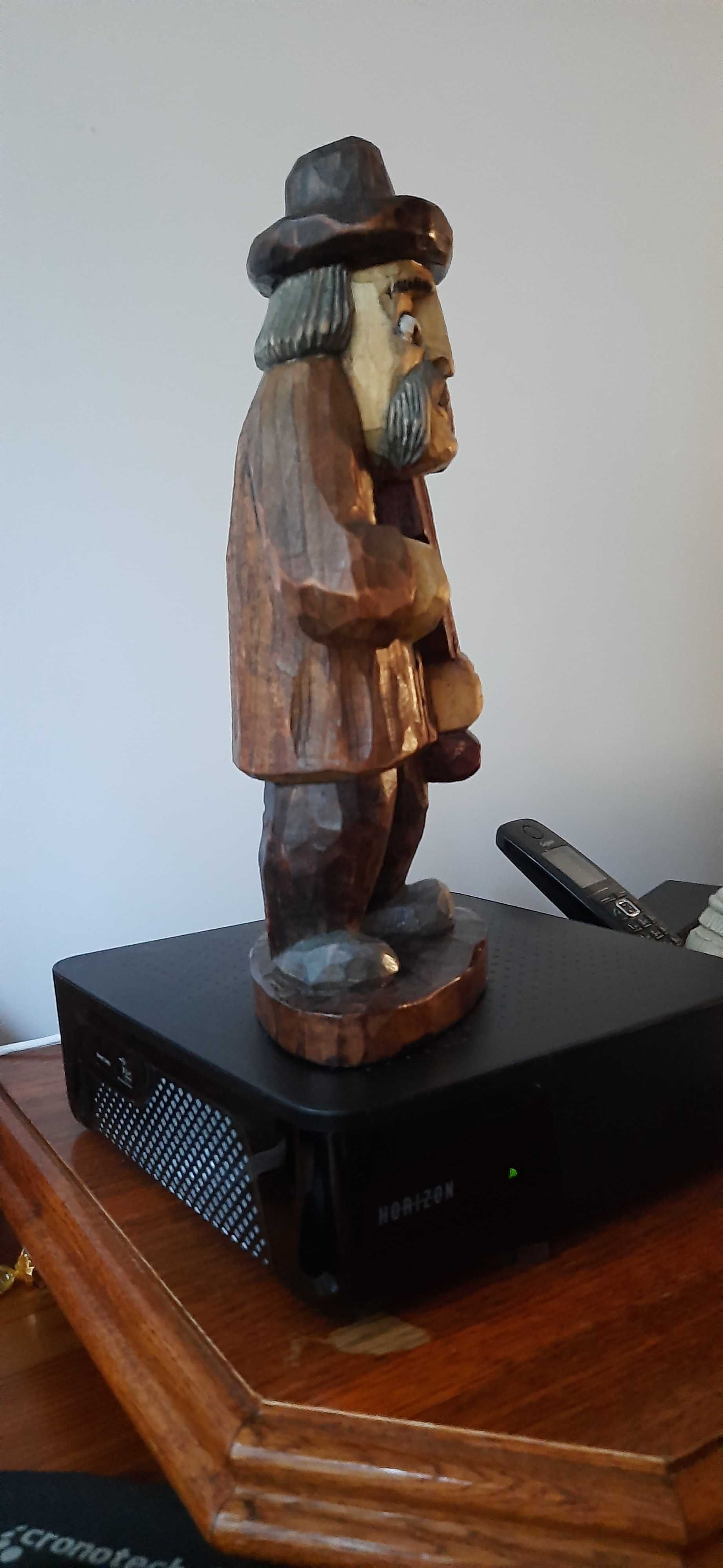Figura z drewna muzyk 32cm wysoka