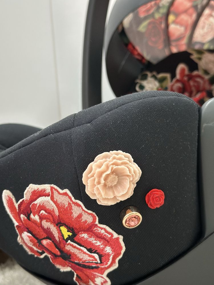 Автокрісло автолюлька Cybex Cloud Z i-Size Blossom