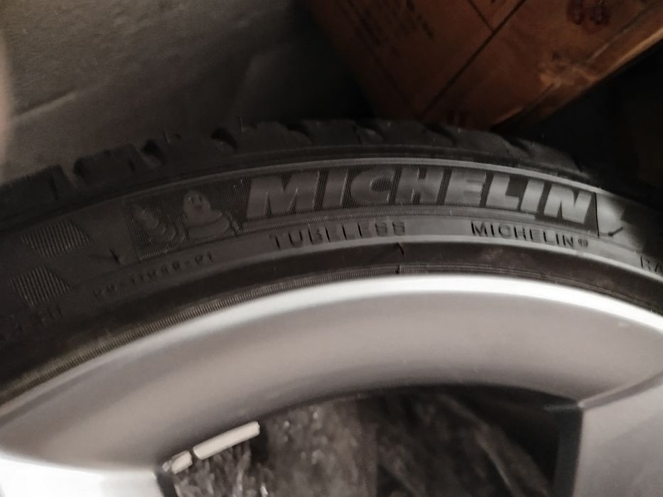 Opony lato 255/35 R19 Michael dot.3615