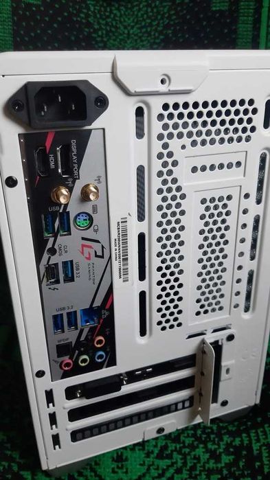 Komputer Gamingowy i5-10/16 GB/RTX 2060/512 GB SSD idealny do gier