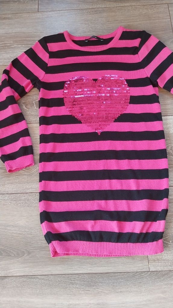Sukienka sweterkowa tunika r. 122/128 cekiny
