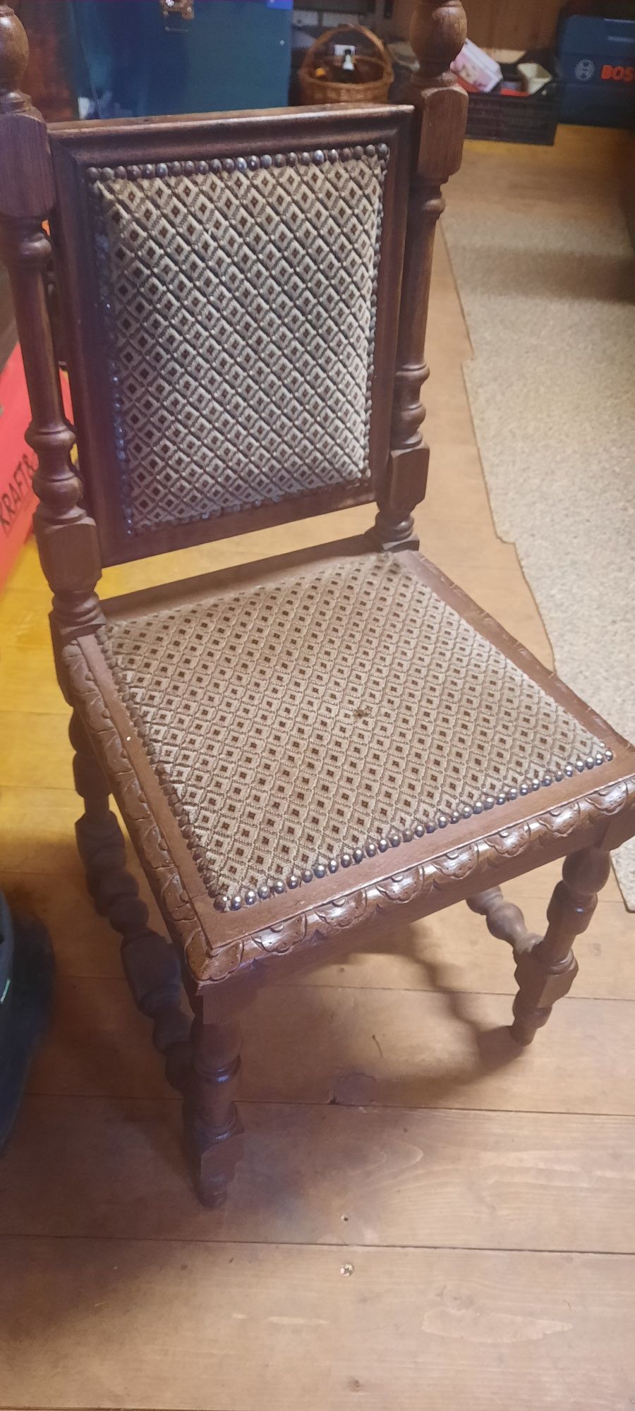 Sprzedam stylowe krzesła