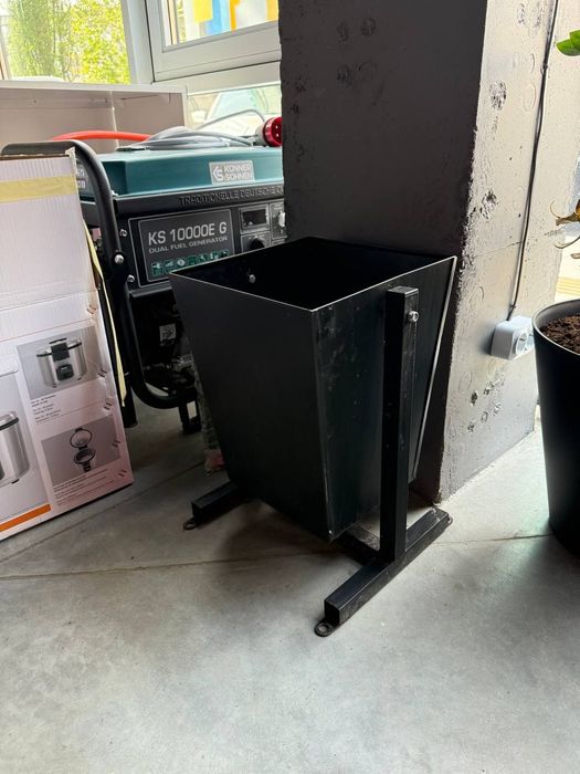 Сітка металева пофарбована.