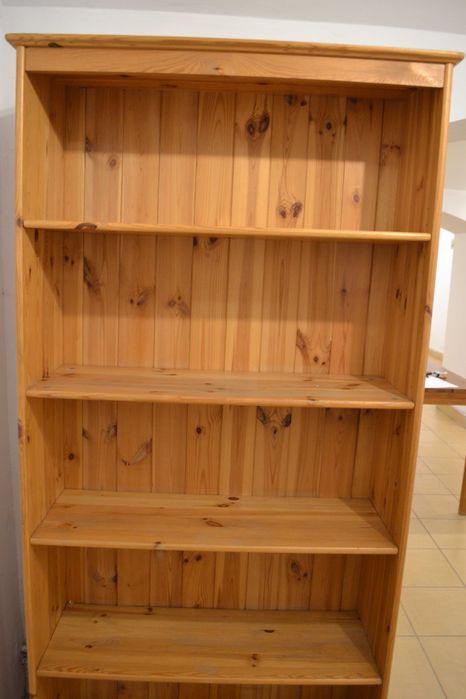 Kredens szafka pełne drewno na książki i inne skarby