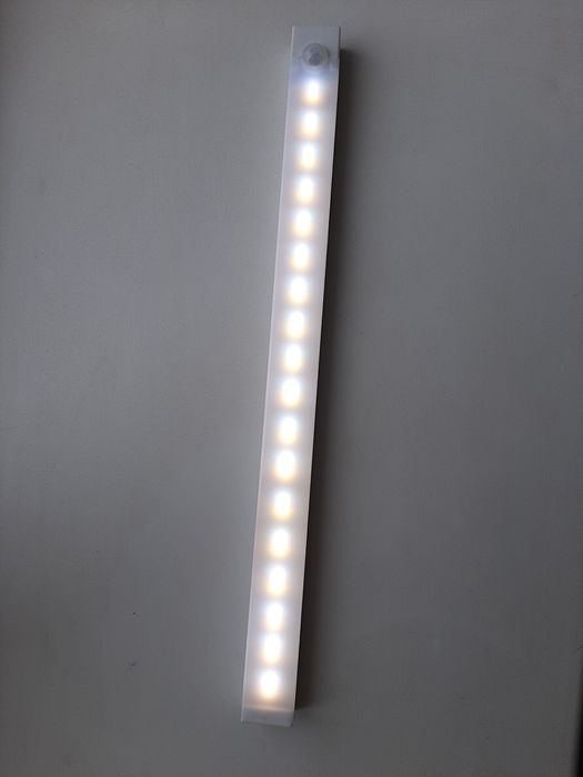 LED светильник беспроводной с датчиком движения