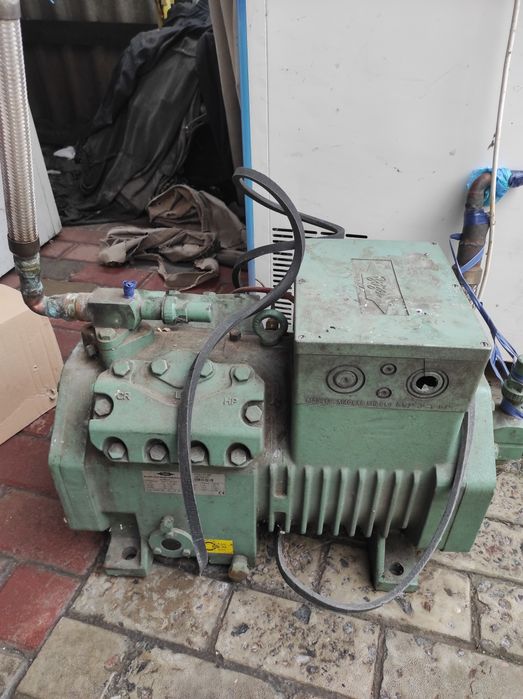 Продам морозильний агрегат Bitzer 4TES-12Y-40P