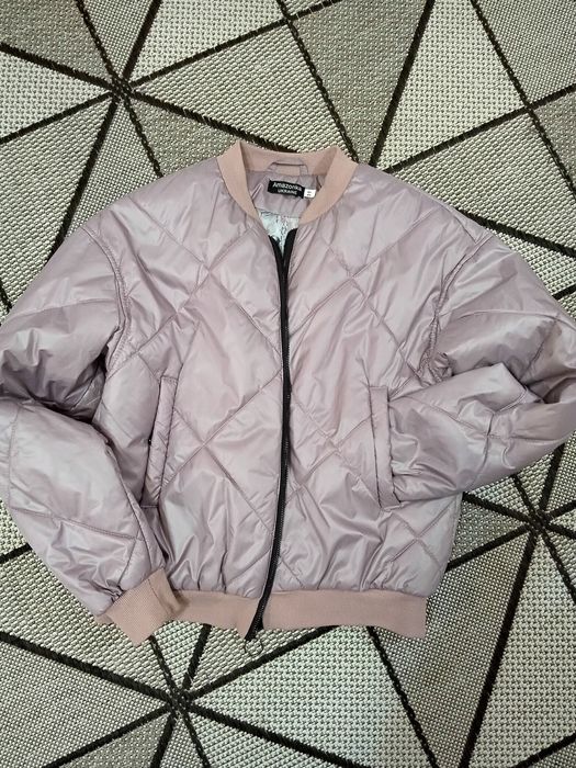 Жіноча осіння куртка.